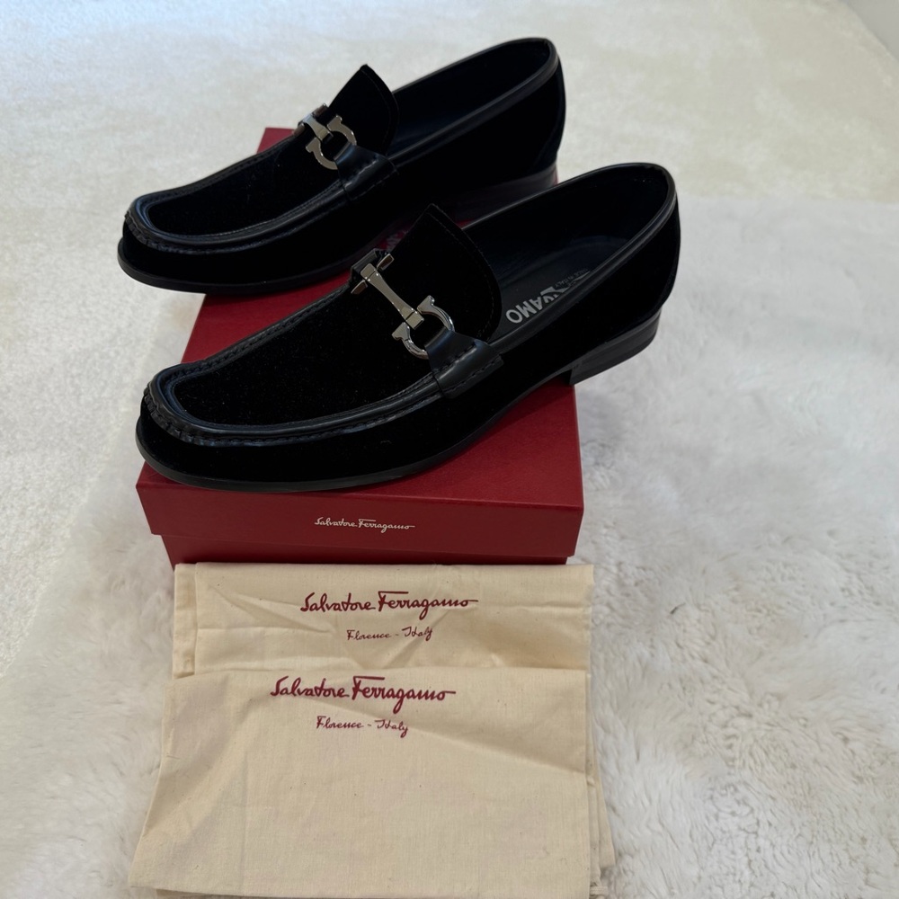 Salvatore Ferragamo Men's Elegant Black Loafers